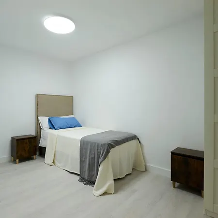 Beautifully Renovated Summer House Pass The Keys בית נופש