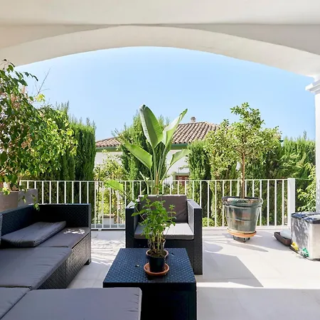 בית נופש Beautifully Renovated Summer House Pass The Keys *