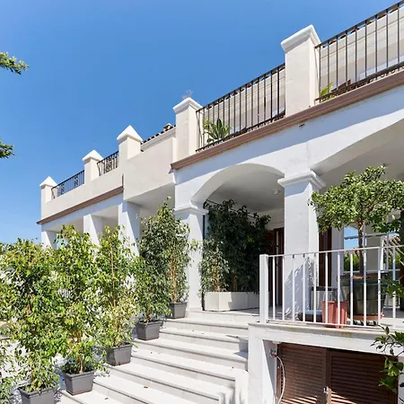 Beautifully Renovated Summer House Pass The Keys מארבלה