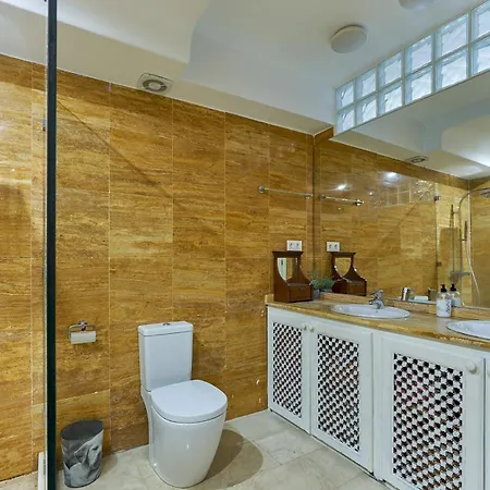 Beautifully Renovated Summer House Pass The Keys בית נופש מארבלה