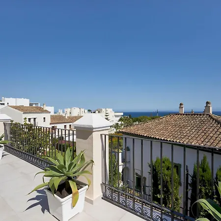 Beautifully Renovated Summer House Pass The Keys