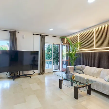 Holiday home Beautifully Renovated Summer House Pass The Keys